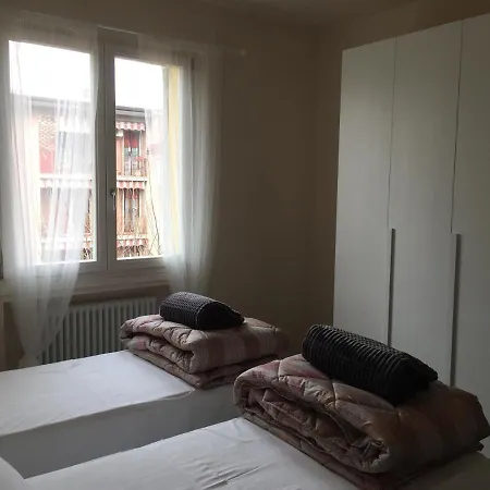 Braschi 8 Bed and Breakfast Τζόλα Πρεντόζα