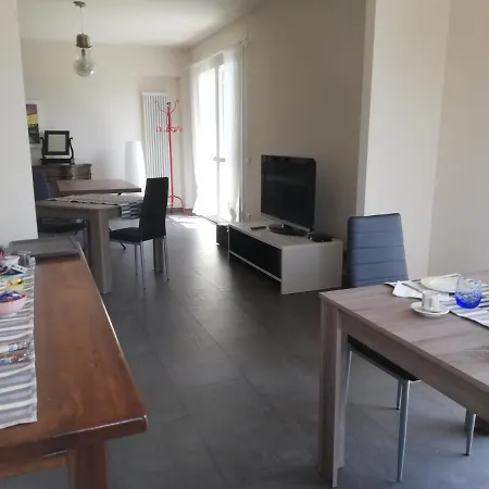 Braschi 8 * Τζόλα Πρεντόζα