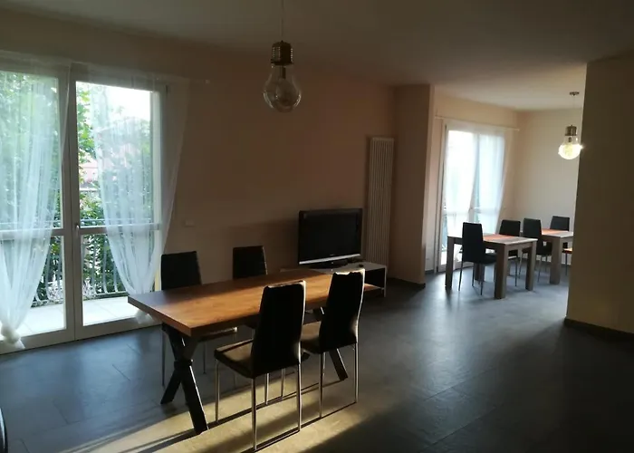 לינה וארוחת בוקר Braschi 8 *