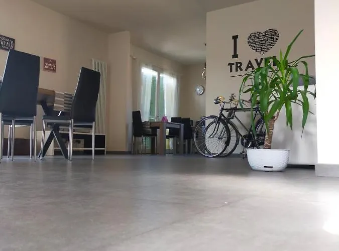 לינה וארוחת בוקר Braschi 8 *